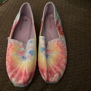 Bobs by Skechers memory foam tie dye rainbow shoes - women size 11 EUC